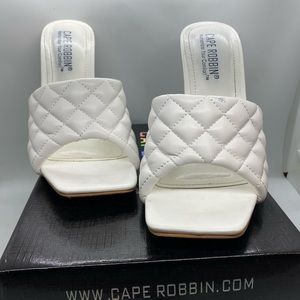 White Shoe Clear Heel